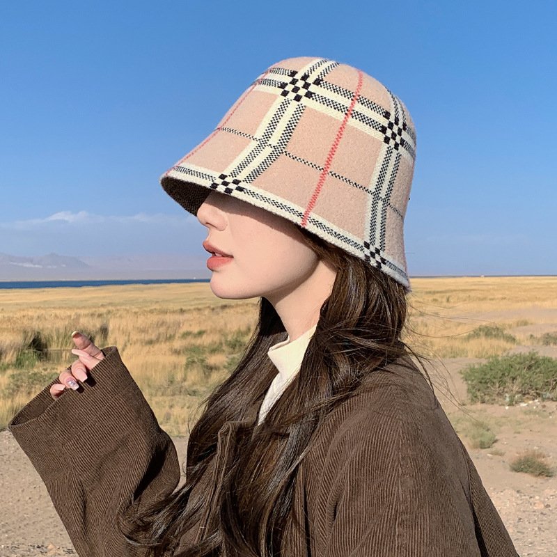Slimming Plaid Hat