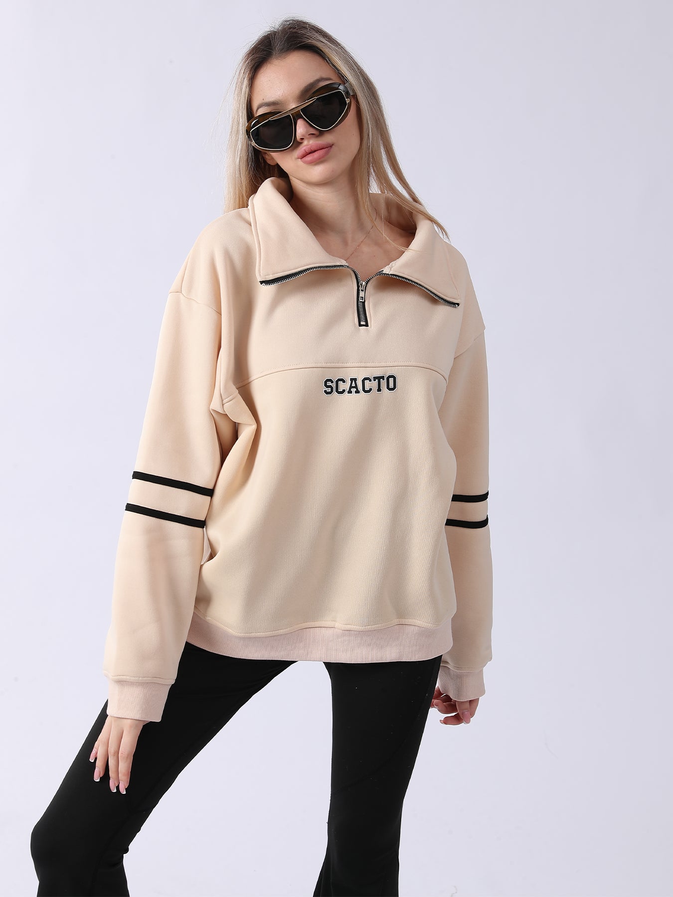 Cozy Women's Long-Sleeve Sweatshirt for Daily Comfort