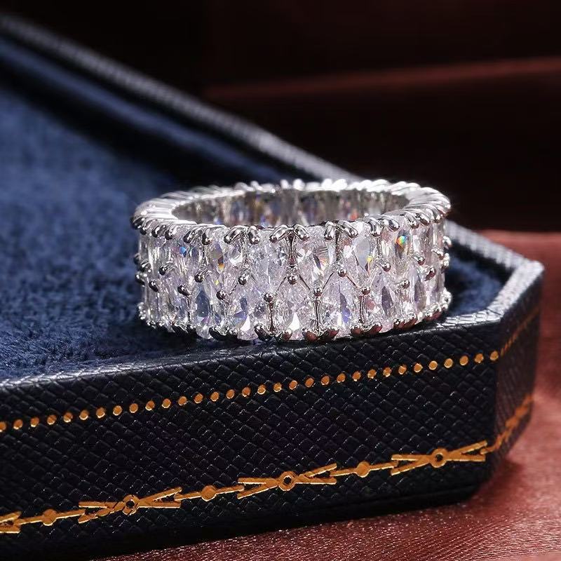 Luxury Teardrop Zircon Ring