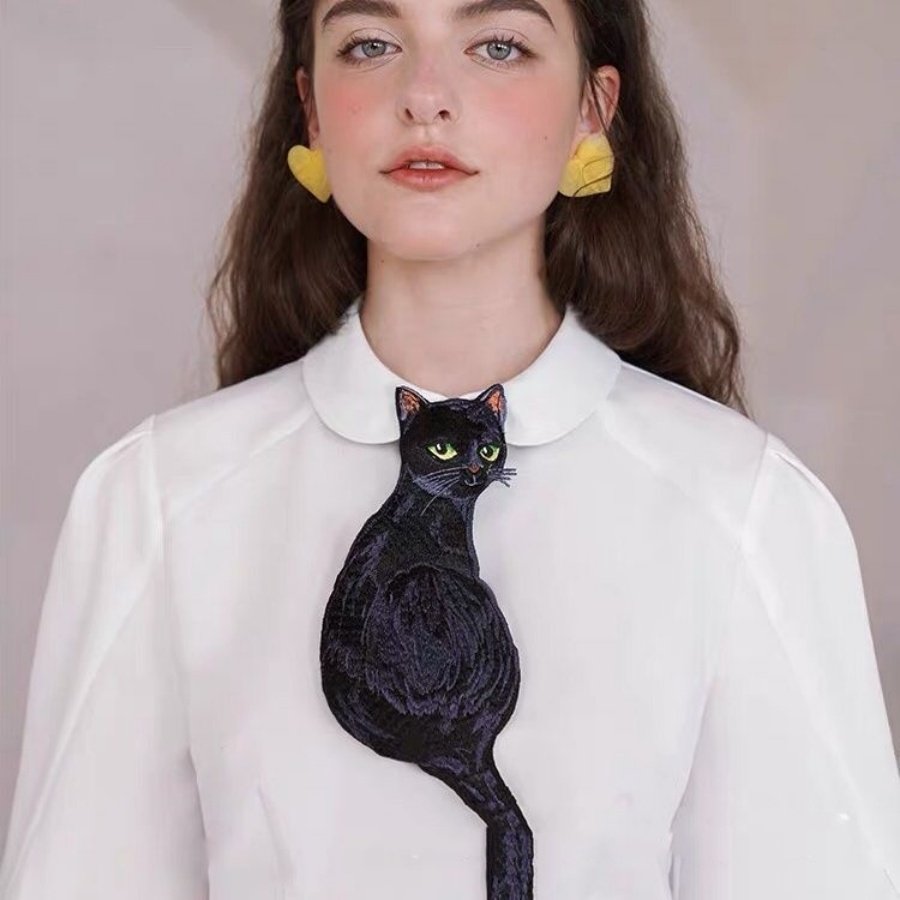 Women's Retro Black Bow Tie for Minority Fashion