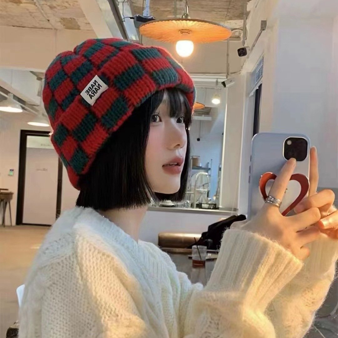 Women's Plaid Knitted Hat - Autumn & Winter Korean Style