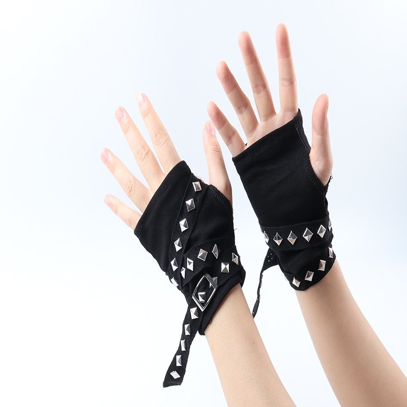 Winter Hot Girl Gloves for Women Rivet Style