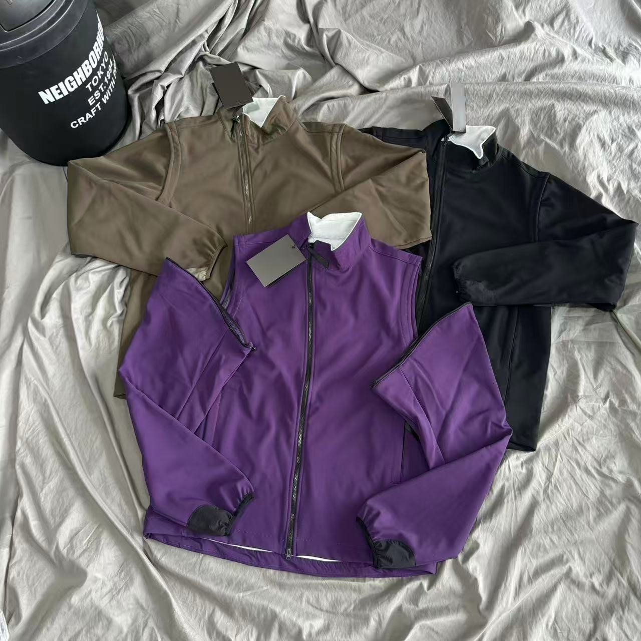 Stay Warm & Free: Lightweight Outdoor Fleece Jacket