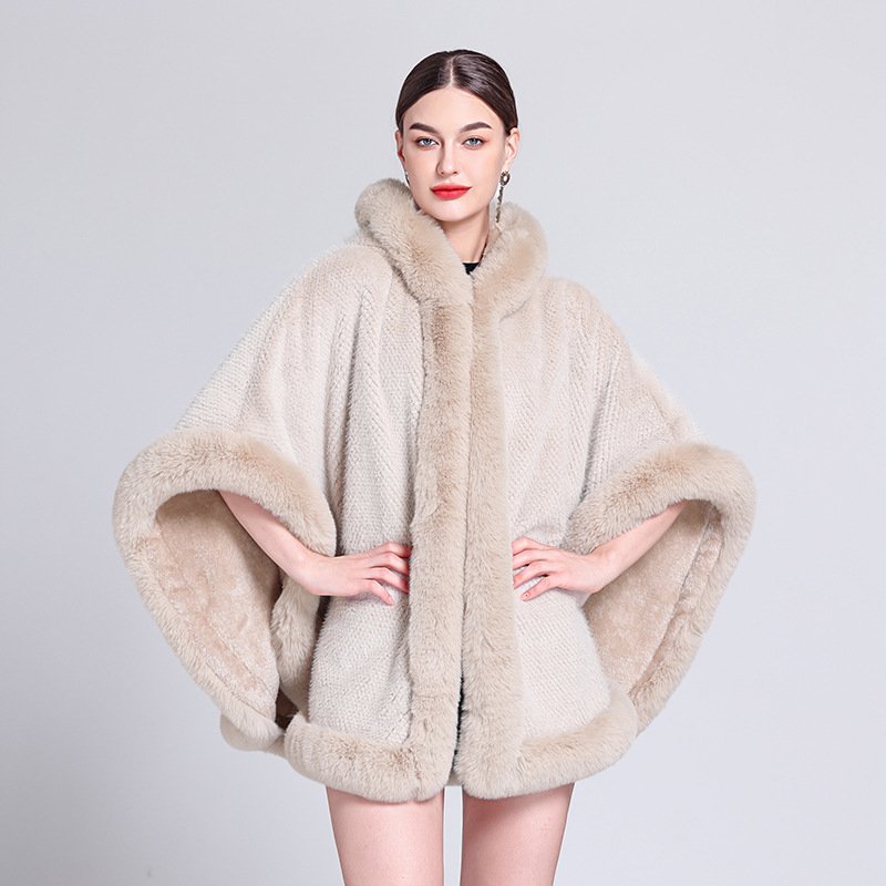 Warm Fleece-Lined Shawl with Fur Collar