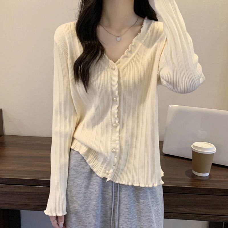 Chubby M V-Neck Plus-Size Long-Sleeve Base Layer Top
