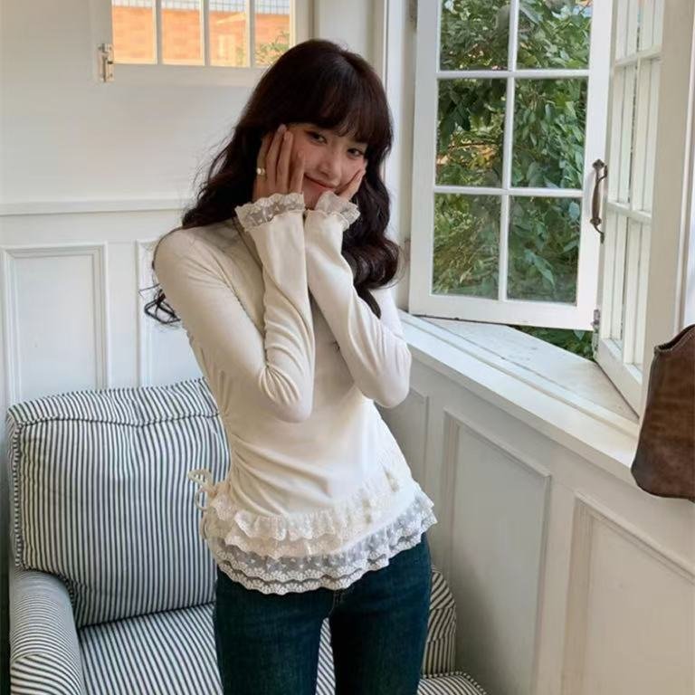 Women's Slim Fit Lace Trim Long Sleeve T-Shirt