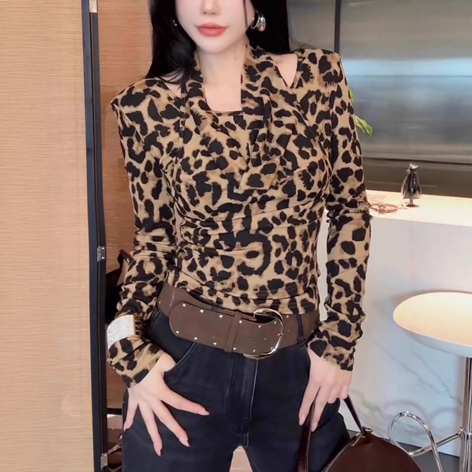 Chic Leopard Print Slim Fit Long Sleeve Top for Women