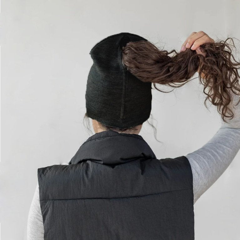 Women's Lightweight Magnetic Snap Cap