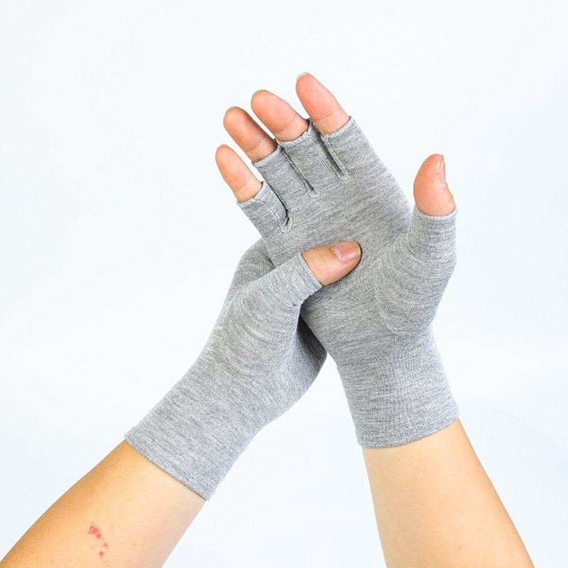Stay Warm in Style with Bamboo Fiber Gloves