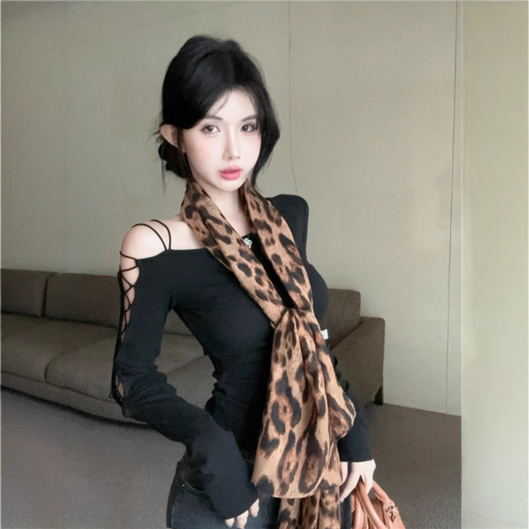Chic Cutout Long-Sleeve Black Top