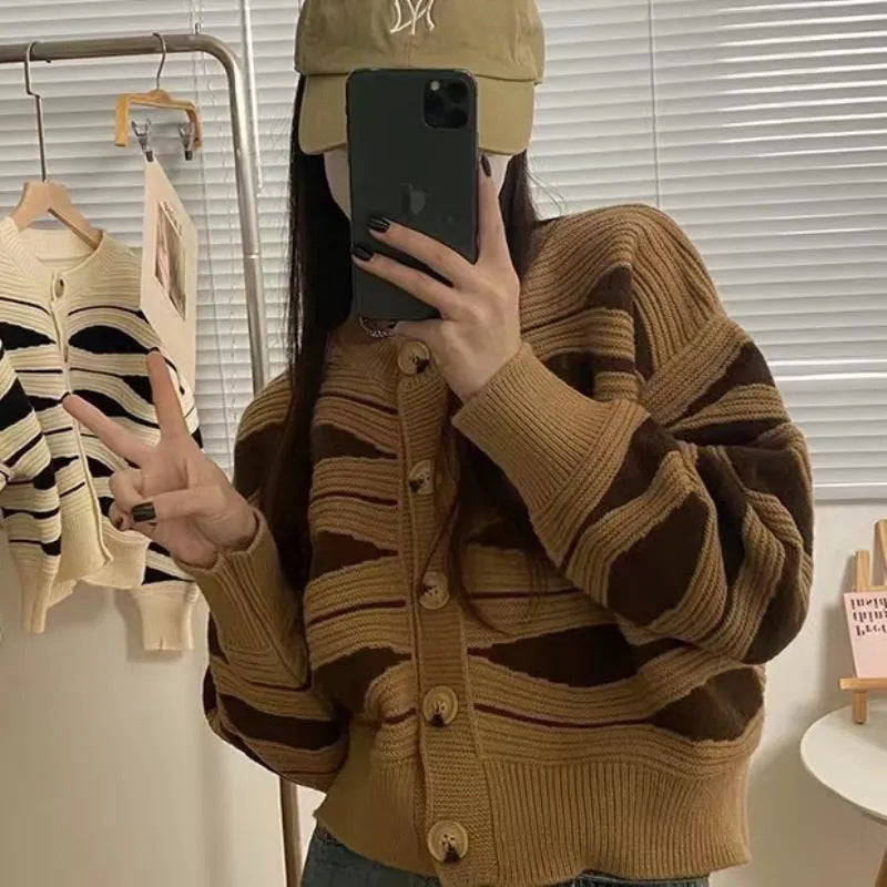 New Round-neck Top for Women Petite Short Sweater Jacket