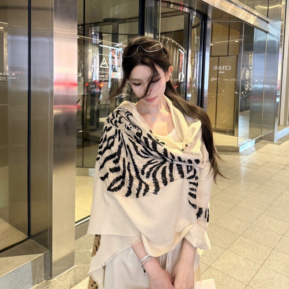 Cozy Autumn Shawl for Women