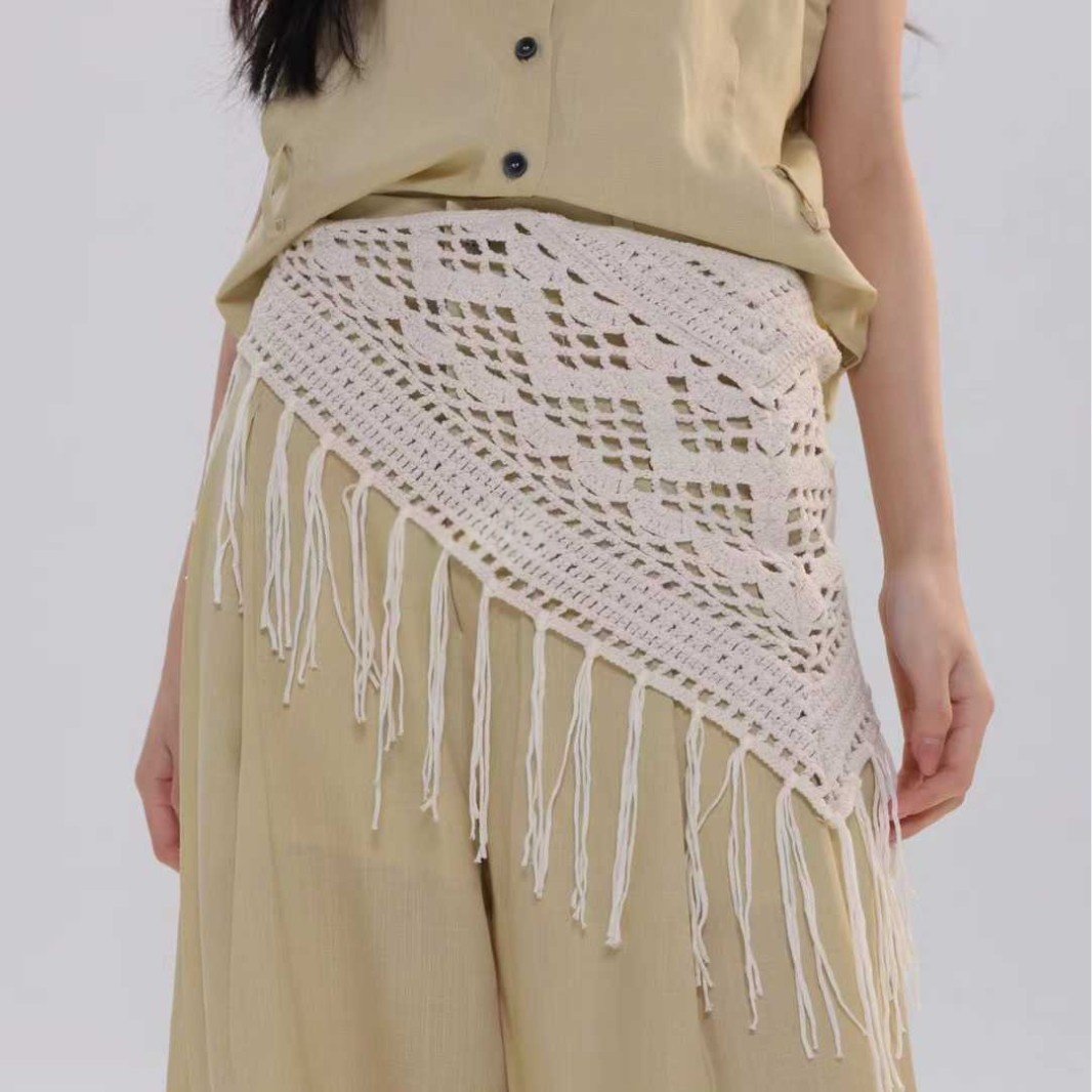 Chic Triangle Scarf with Cutout Flap Design