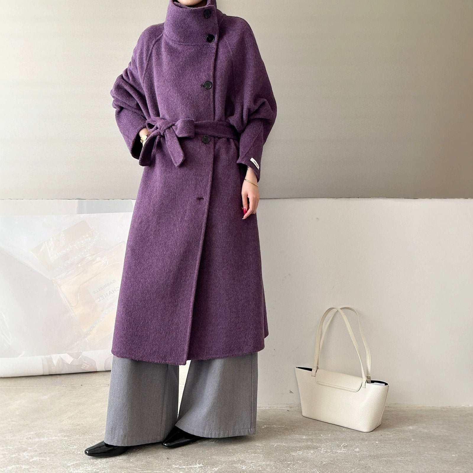 Women's Oversized Wool Coat - Elegant Commute Essential