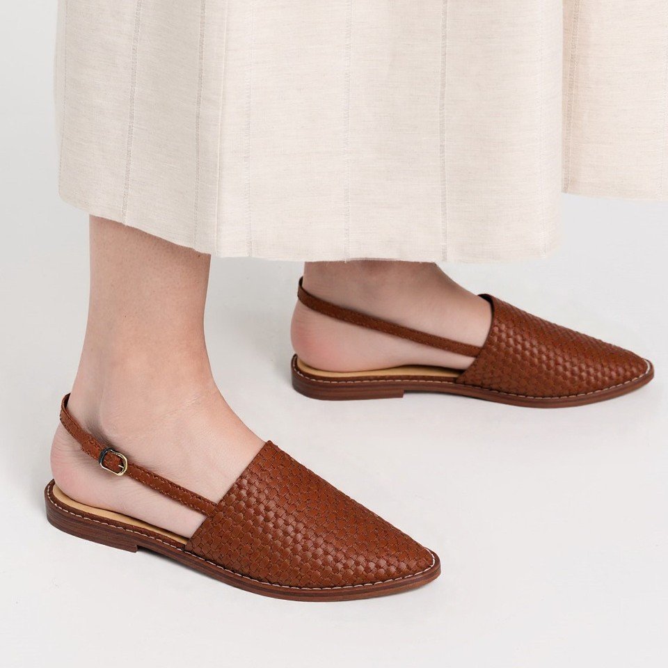 Extra-Large Plus-Size Woven-Toe Sandals For Women