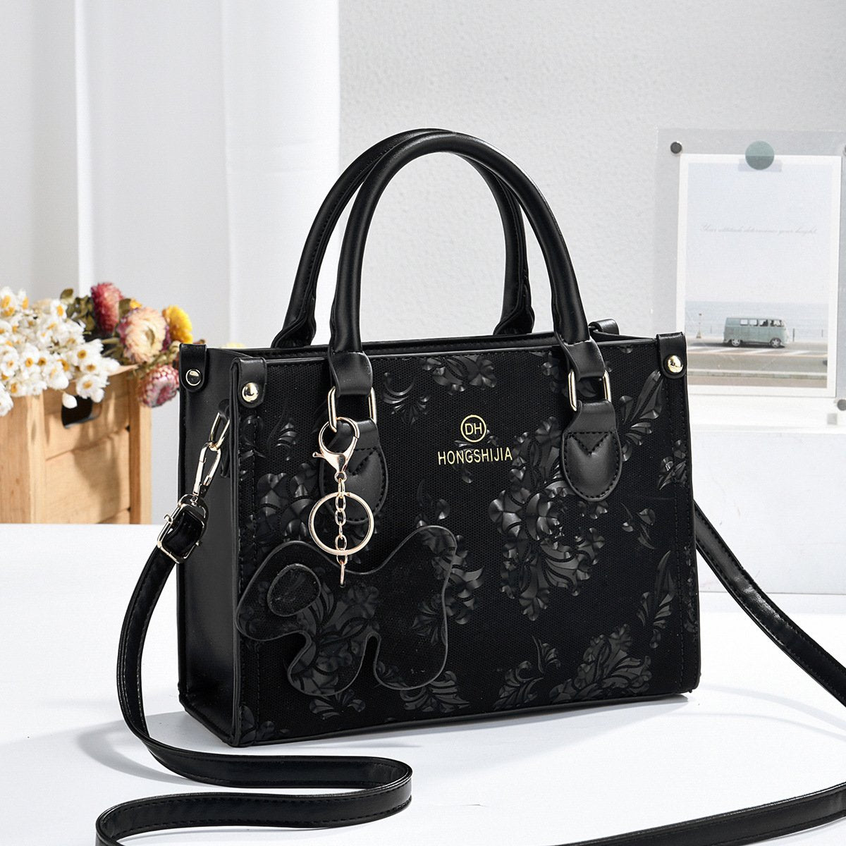 Versatile Crossbody Bag for Everyday Wear