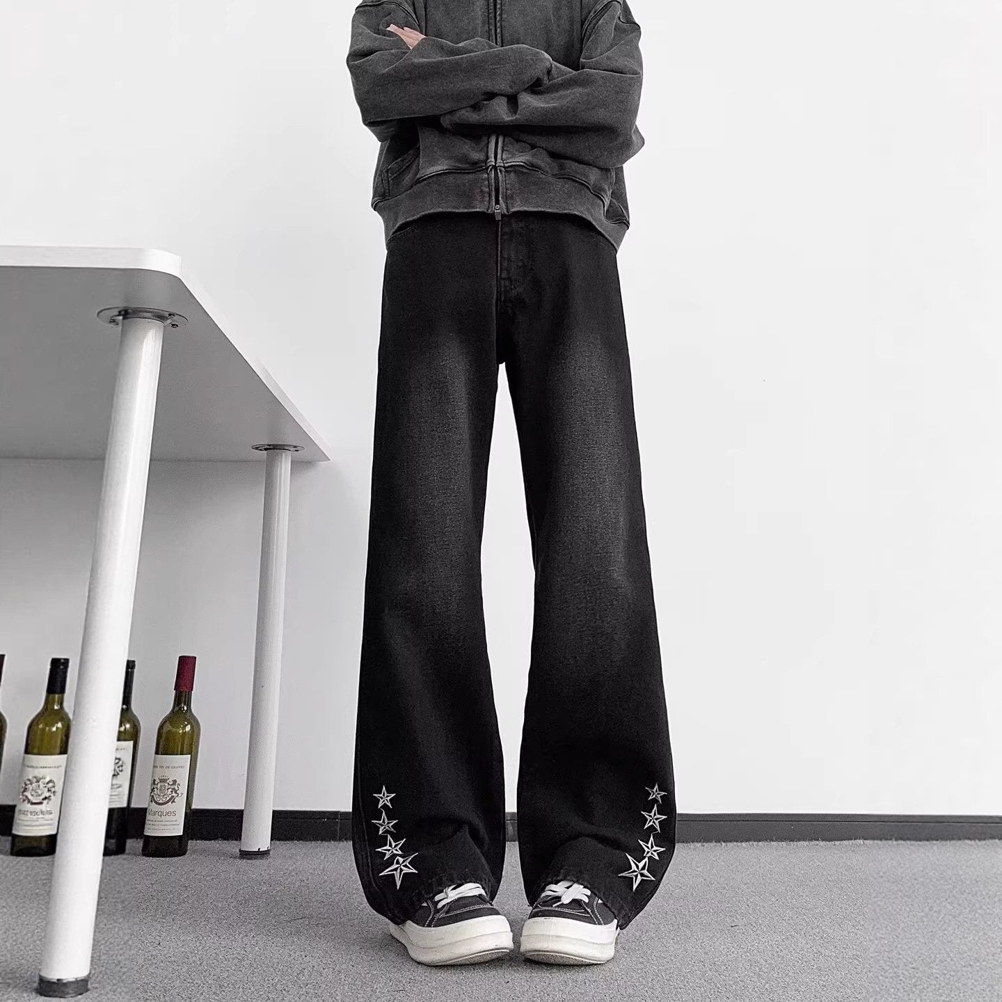 Men's Embroidered Straight-leg Jeans for Spring and Autumn
