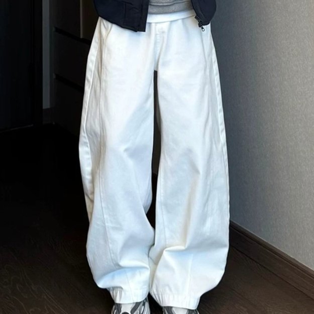 Versatile White Cropped Jeans for Men & Women