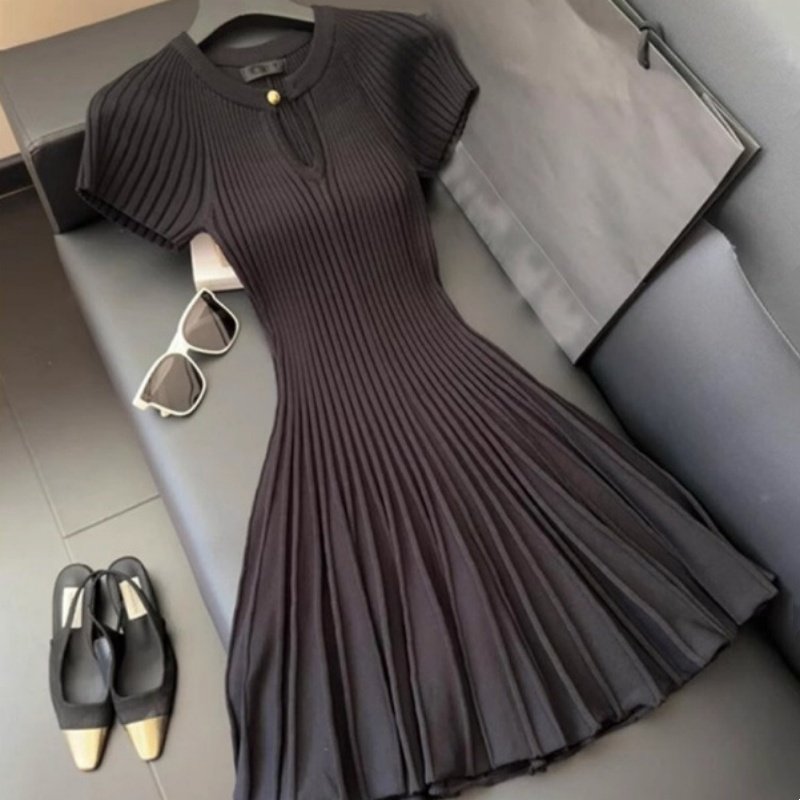 Elegant Waist-cinching Slimming Pleated Knit Dress for Women