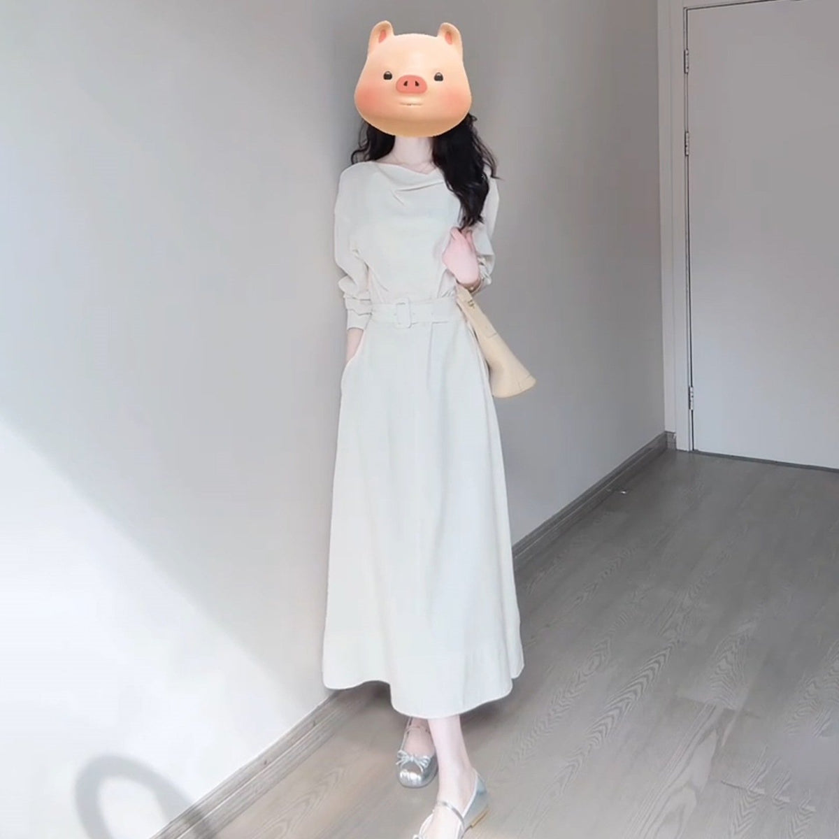 Exquisitely Beautiful Elegant Waist-cinching and Figure-flattering Long Dress for Women