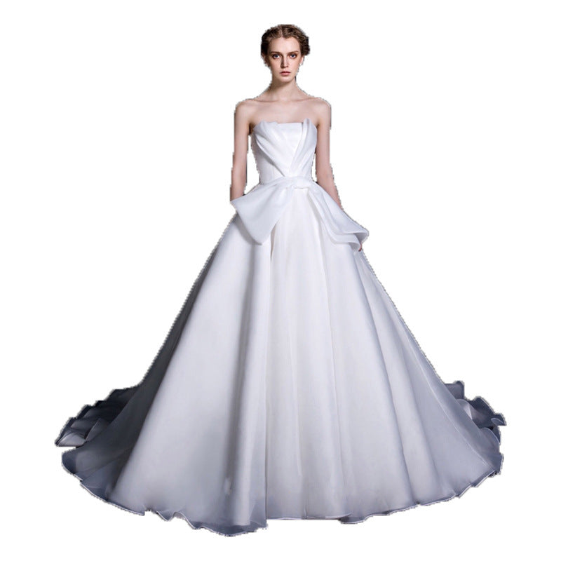 Elegant White Mermaid Dress with Waist-Cinching Design