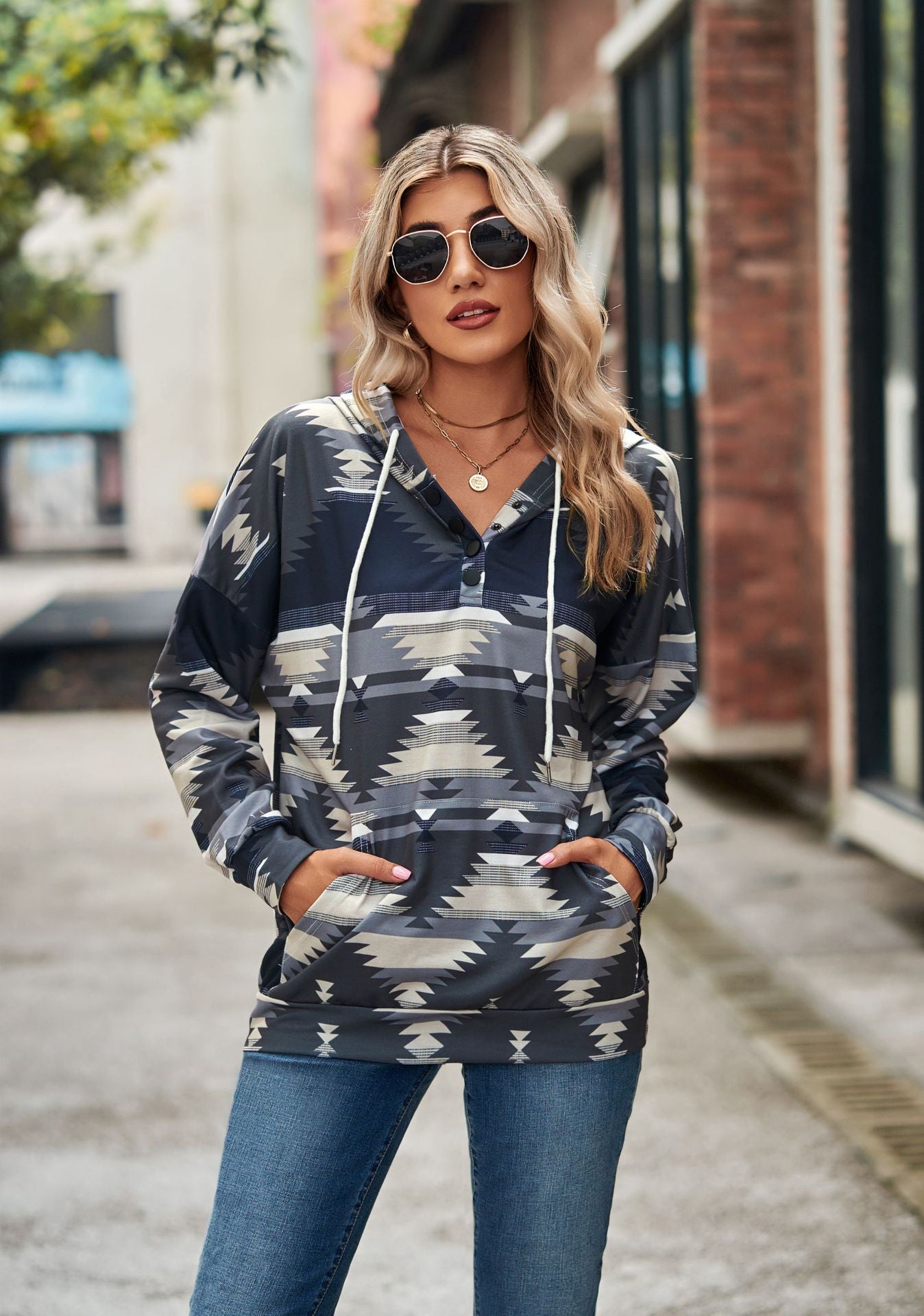 Geometric Pattern Long Sleeve Hooded Pocket Sweatshirt