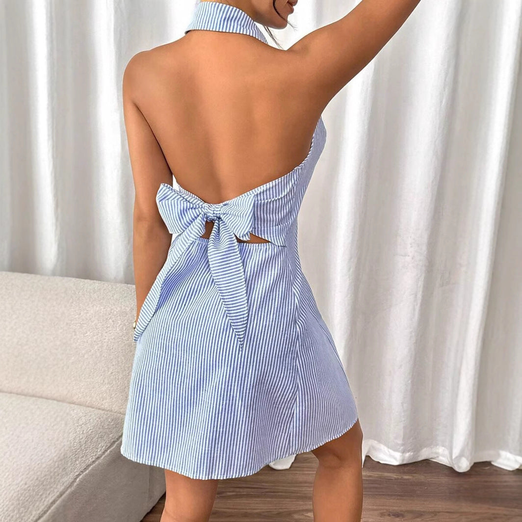 Backless Strap Dress with a Bow and Buttons Featuring Spaghetti Straps