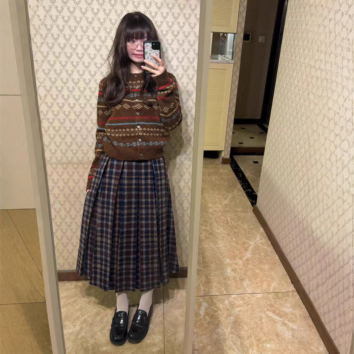 Fashion Color-block Round Neck Cardigan Sweater for Women