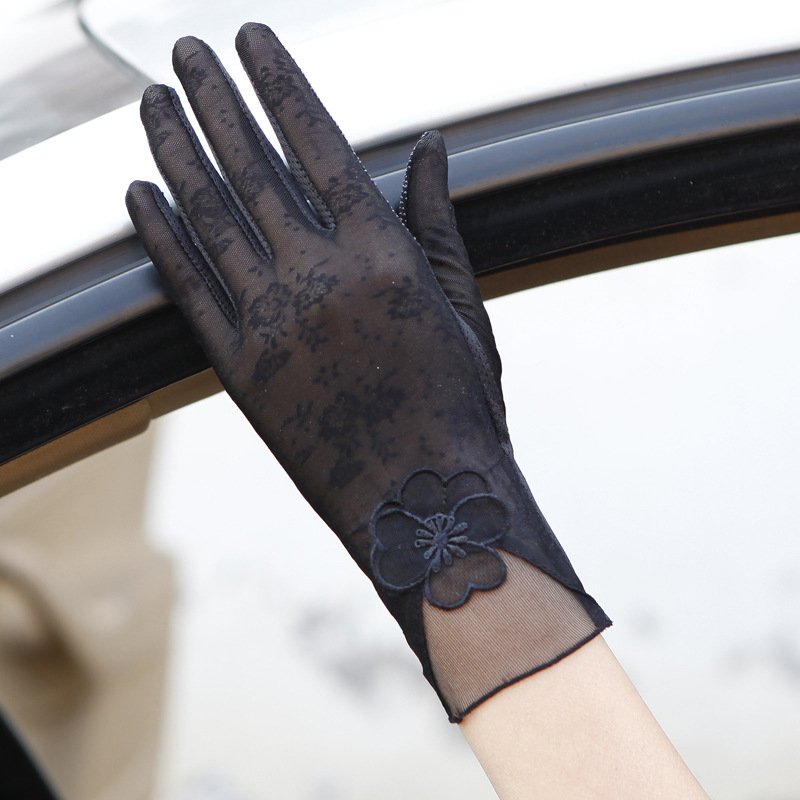 Protect Your Hands from the Sun with UV-Resistant Silk Gloves