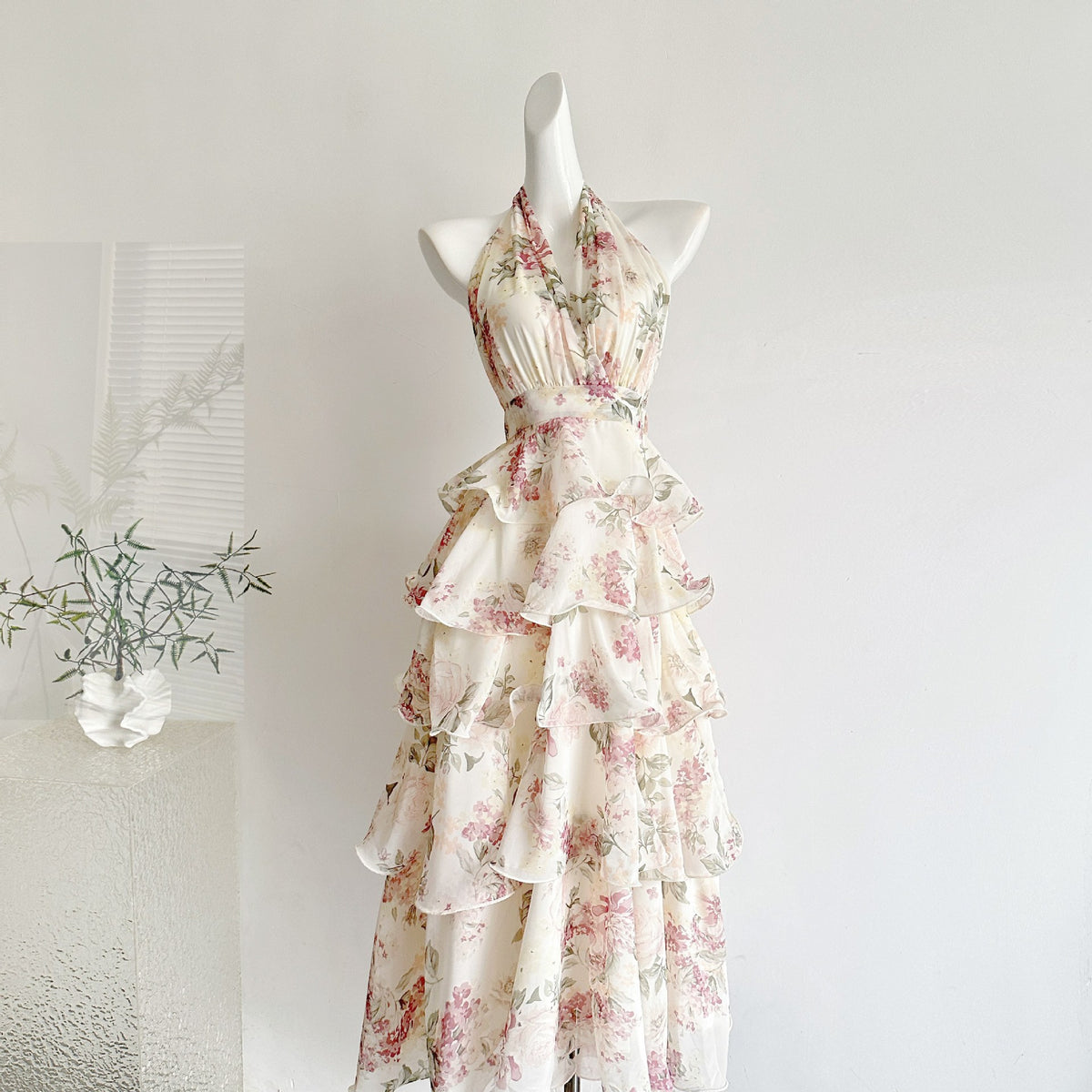 Womens Printed Halter-neck Chiffon Tiered Dress