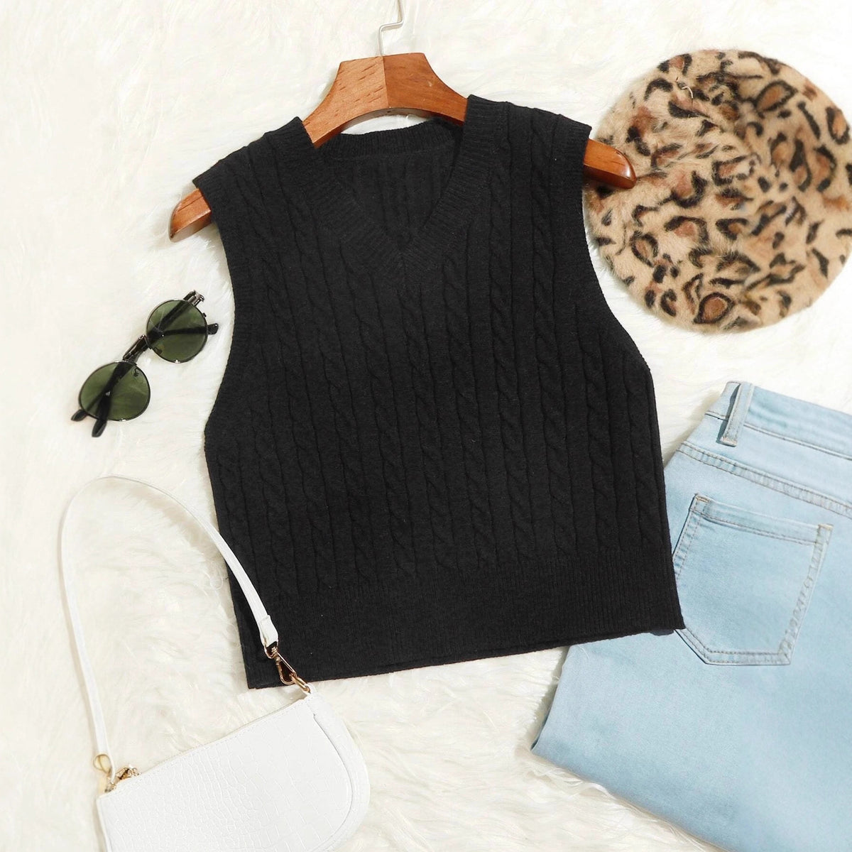 Springsummer Knitted Cabled Vest Pullover with V-neck