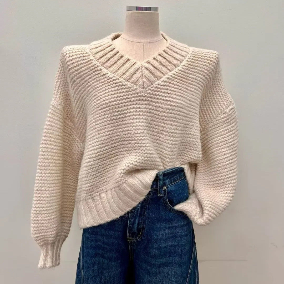 V-neck Loose-fit Long-sleeve Chunky-knit Sweater