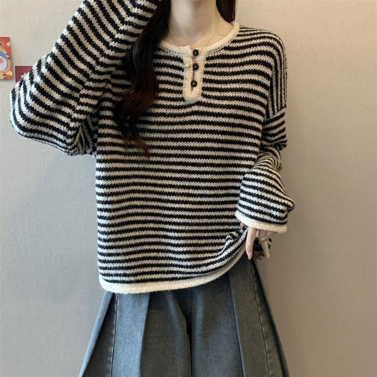 Ladies' Loose Round-neck Long-sleeve Knitted Sweater