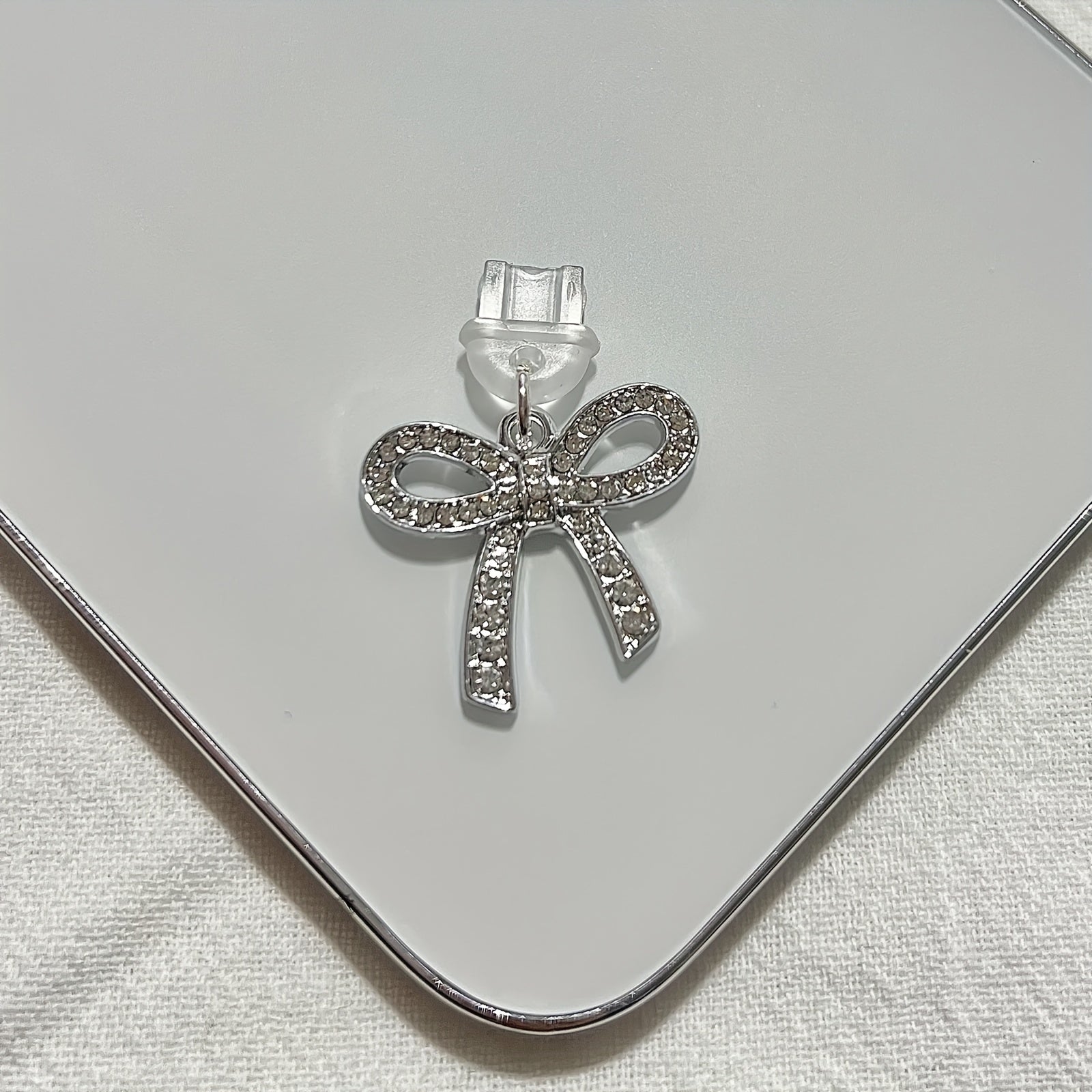 Charm Bowknot Phone Pendant Dust Plug – Universal Metal Phone Decoration for iPhone, Type‑C and Android Devices