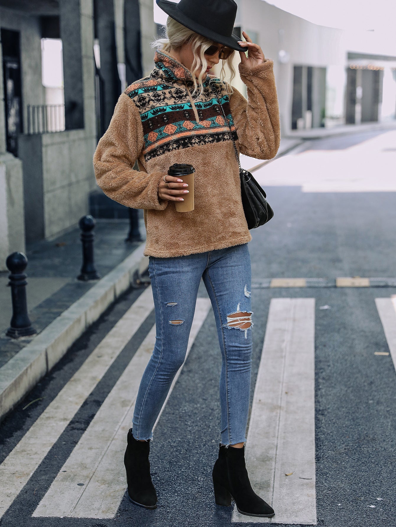 Geometric Print Plush Pullover Sweatshirt