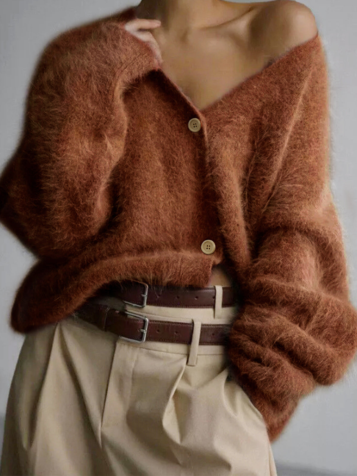 Knitted Outerwear V-neck Buttoned Long-sleeve Cardigan for Autumn and Winter