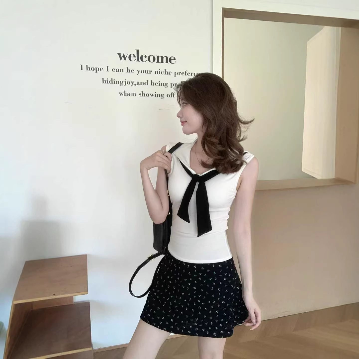 Contrast-Color Knitted Vest Top for Women – Slim Fit Short Sleeve