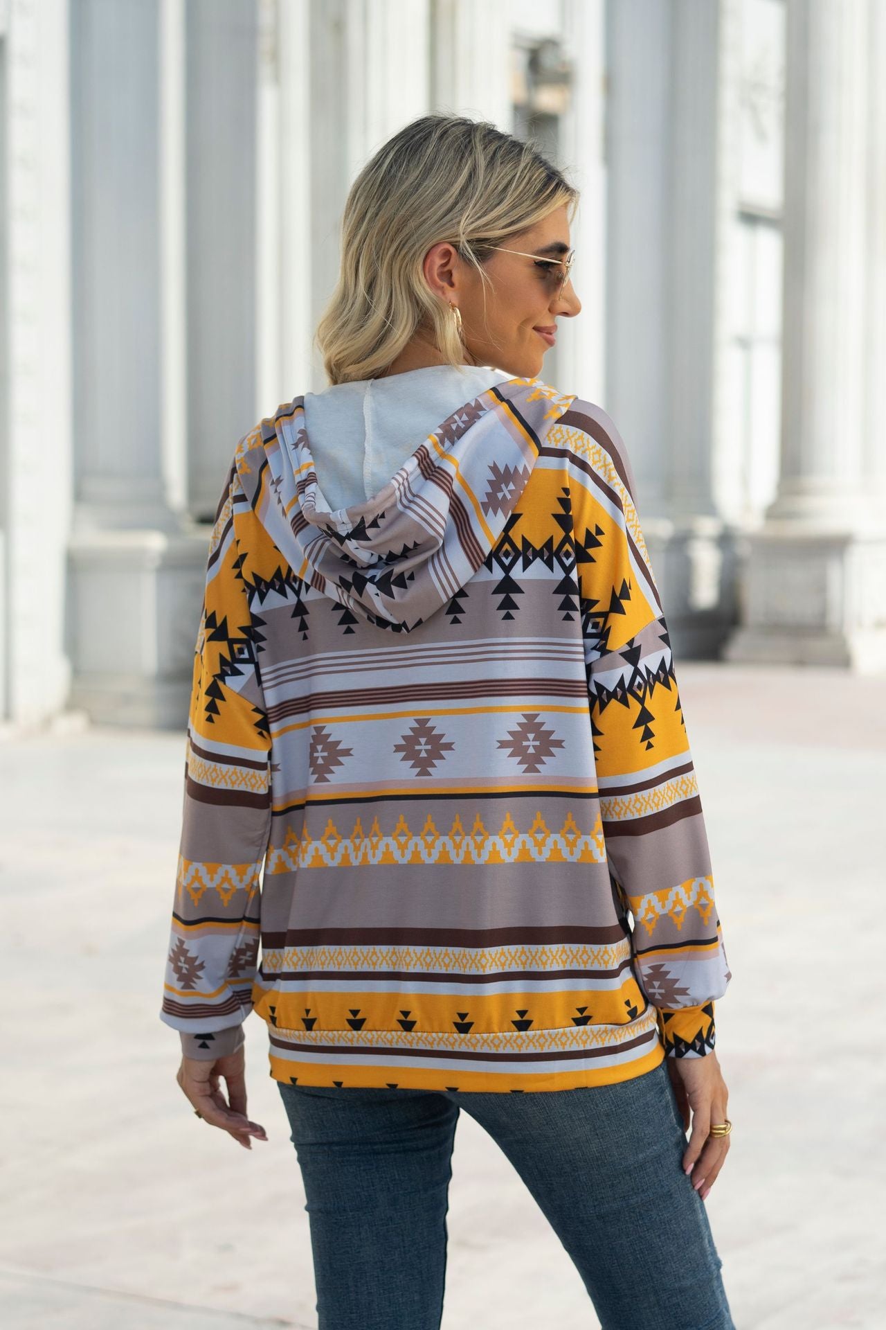 Geometric Pattern Long Sleeve Hooded Pocket Sweatshirt