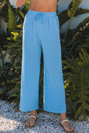 Blaues Set aus kurzärmligem T-Shirt und Hose mit weitem Bein und Kordelzug
