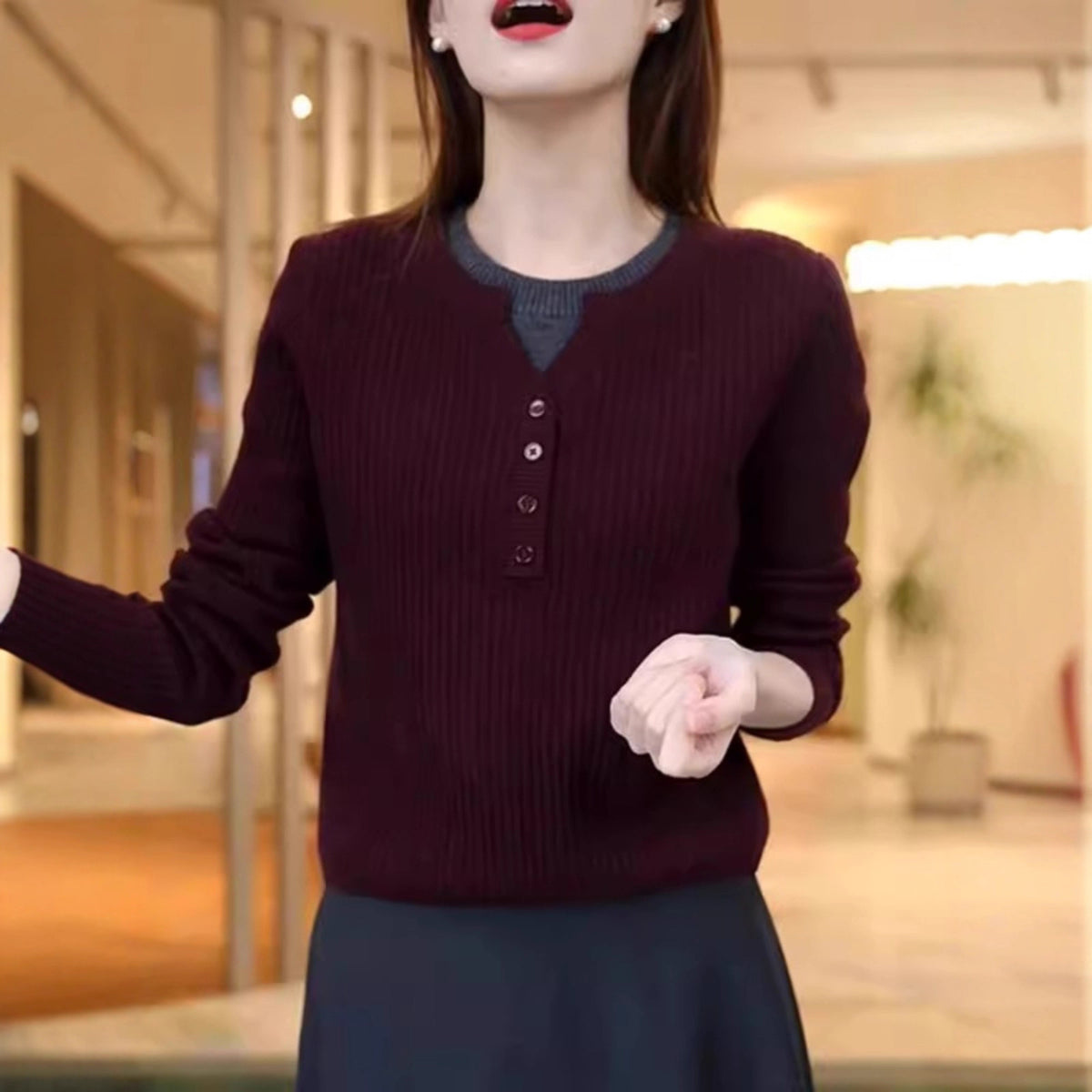 Autumn and Winter New Round Neck Fake Two-piece Knitted Sweaters Women's Warm Padded Top