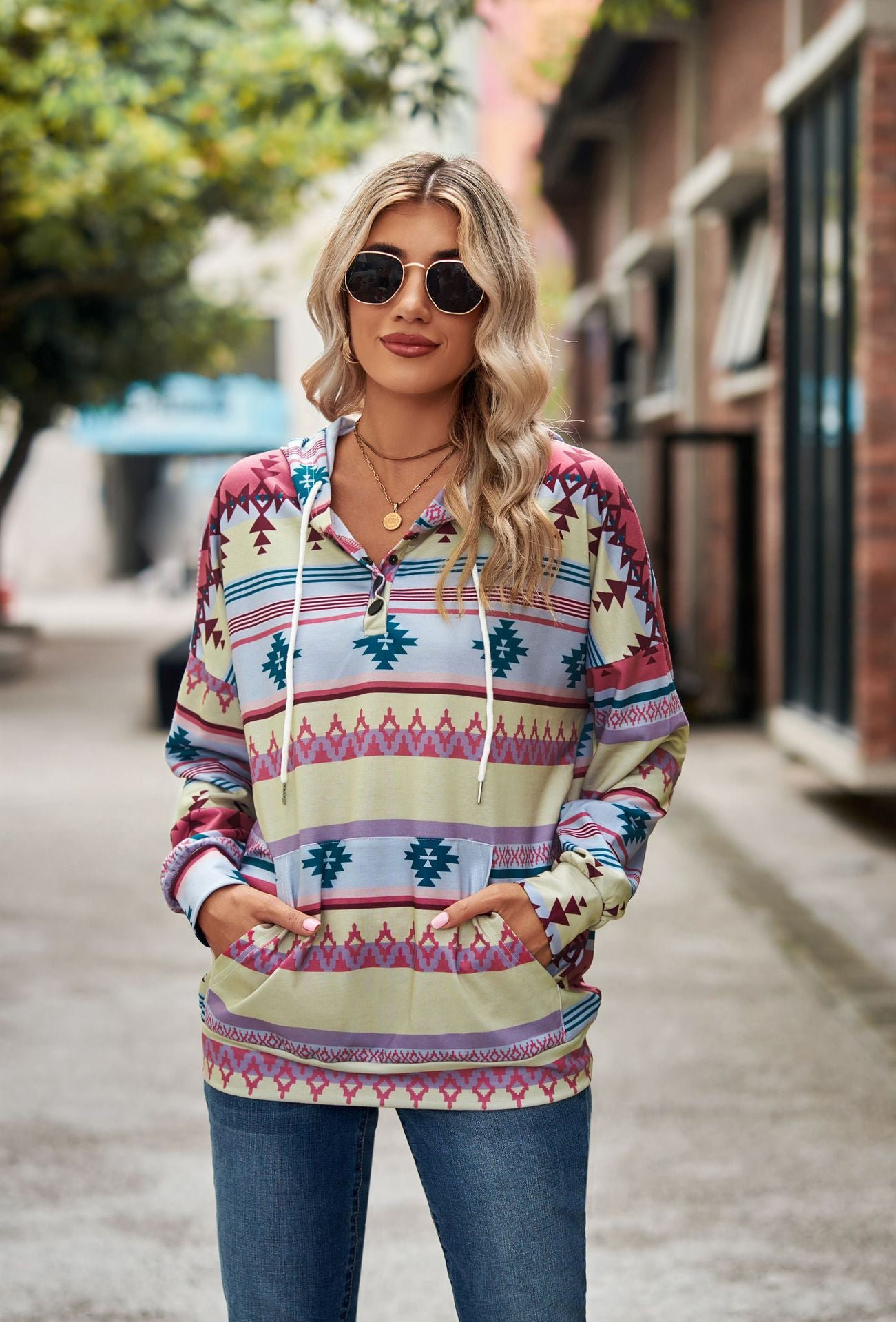 Geometric Pattern Long Sleeve Hooded Pocket Sweatshirt