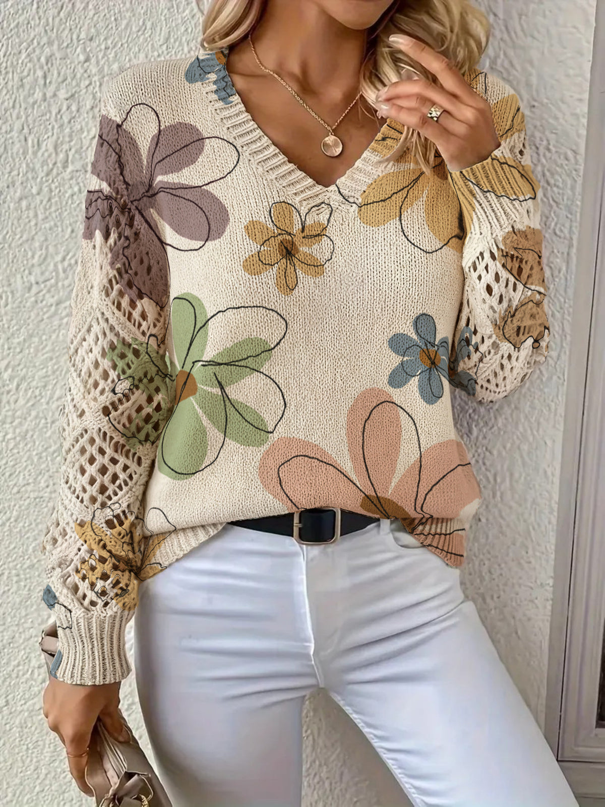 Printed Sweater with a V-neck and Long Sleeves Pullover Style