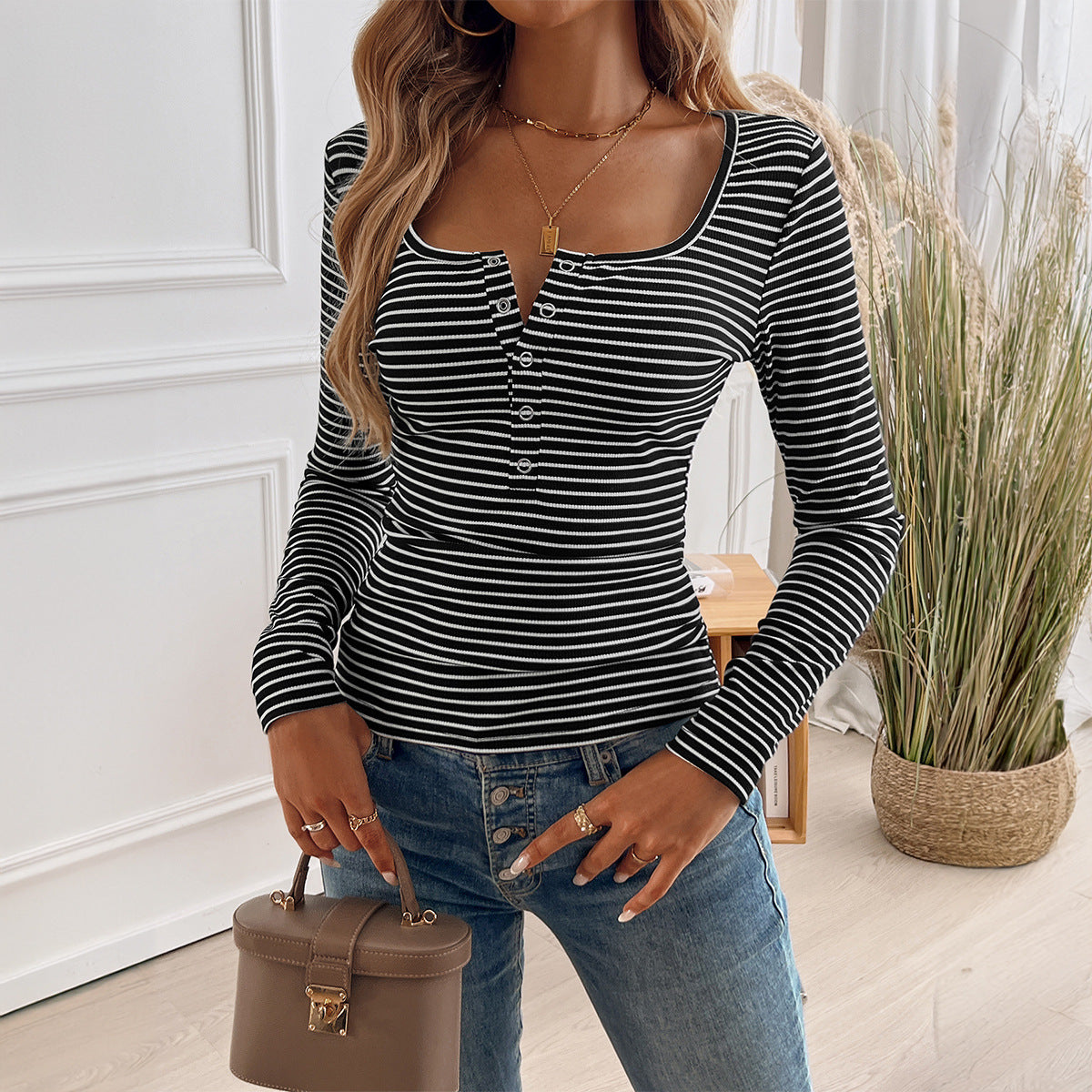 Elegant Striped Slim-Fit Long-Sleeve U-Neck Tee
