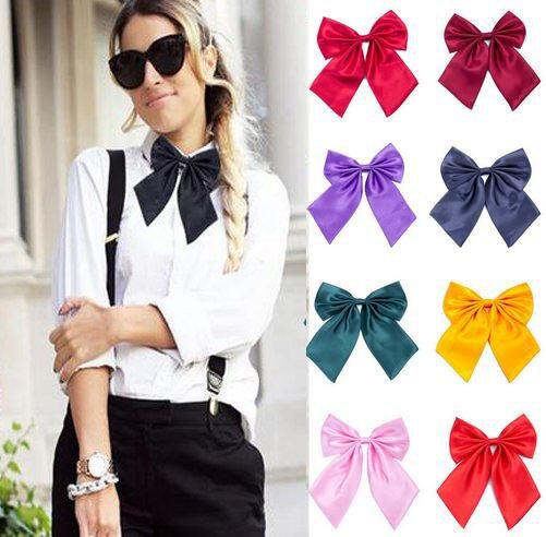 Elegant Collar Flower