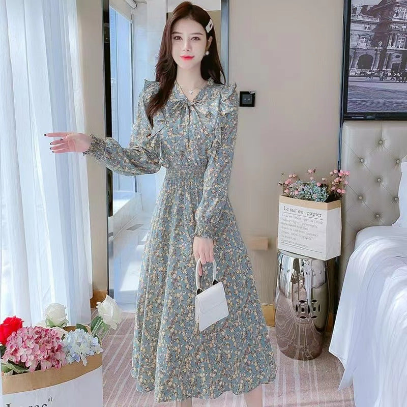 Womens Autumn French-style Ruffled Floral Dress with a Defined Waist