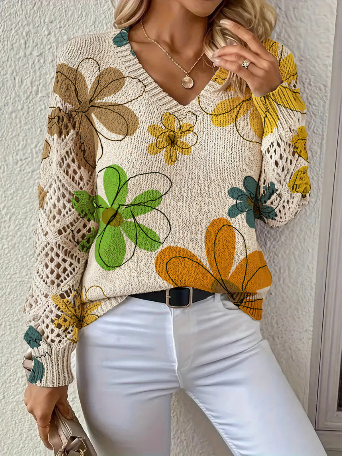 Printed Sweater with a V-neck and Long Sleeves Pullover Style