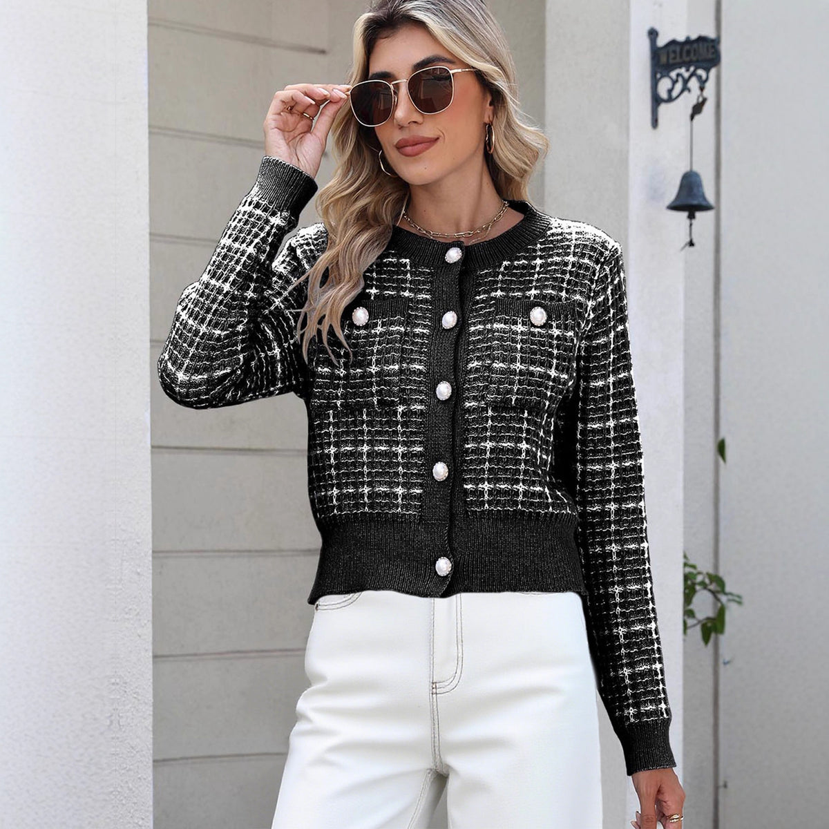 Female Classic Style Temperament Coat Pearl Buckle Fashion Sweater Female