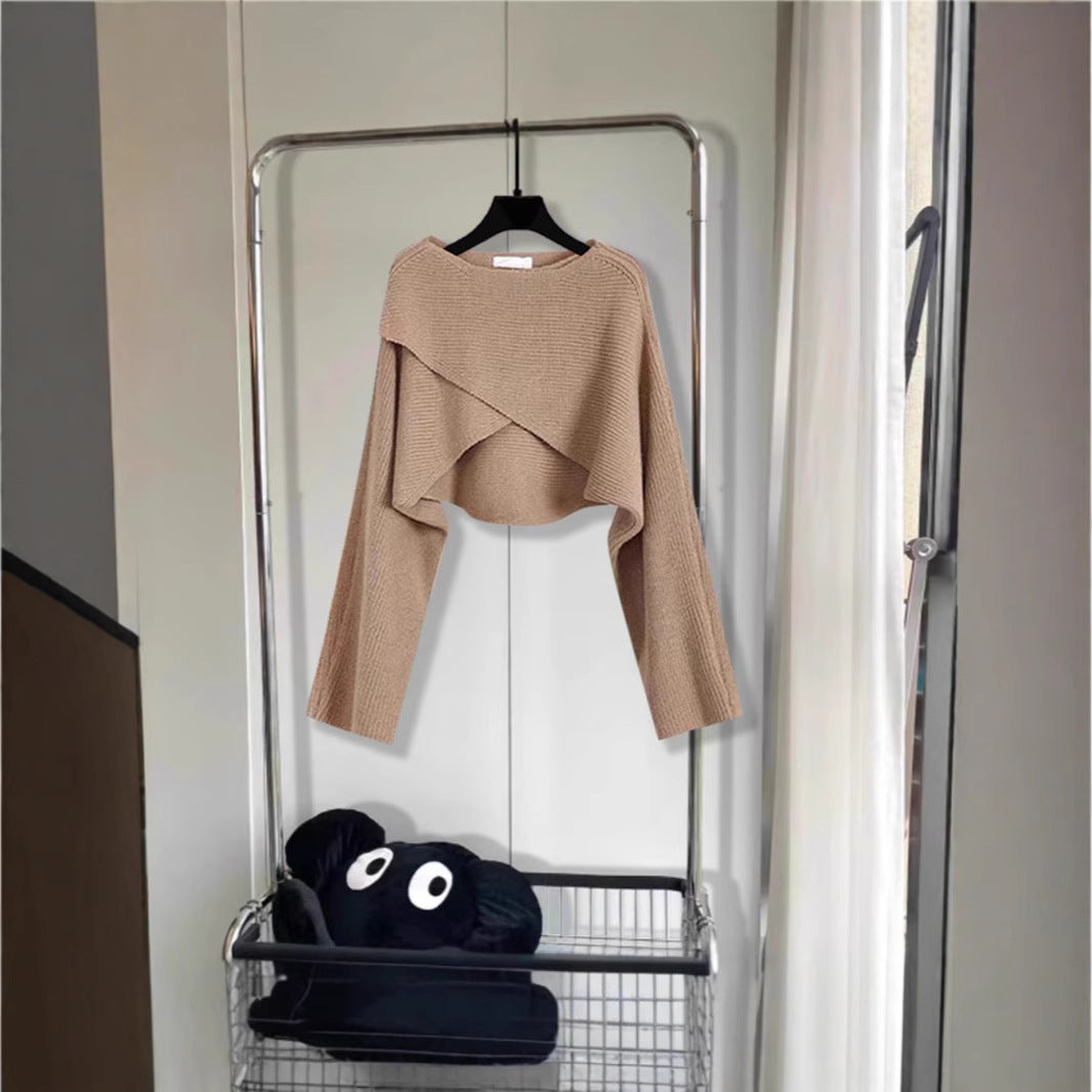 Knitted Cropped Sweater for Outerwear in Winter