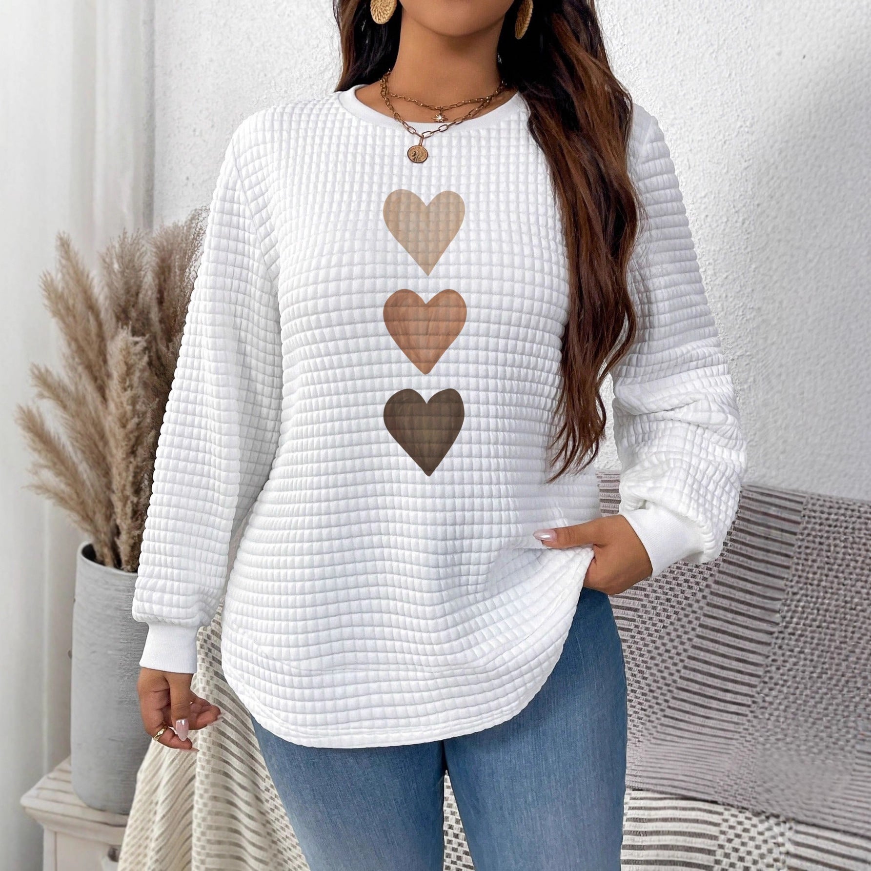 Cozy Heart‑Print Long‑Sleeve Crewneck – Winter Warmth & Style