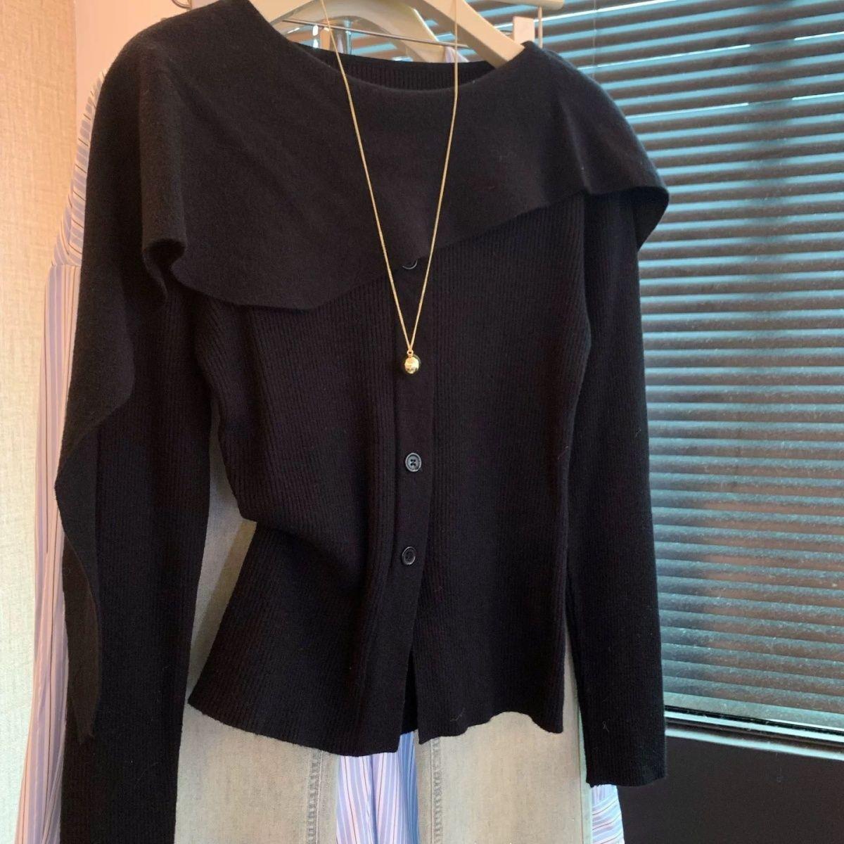 Designer-style Fitted Waist Figure-flattering Versatile Knit Top